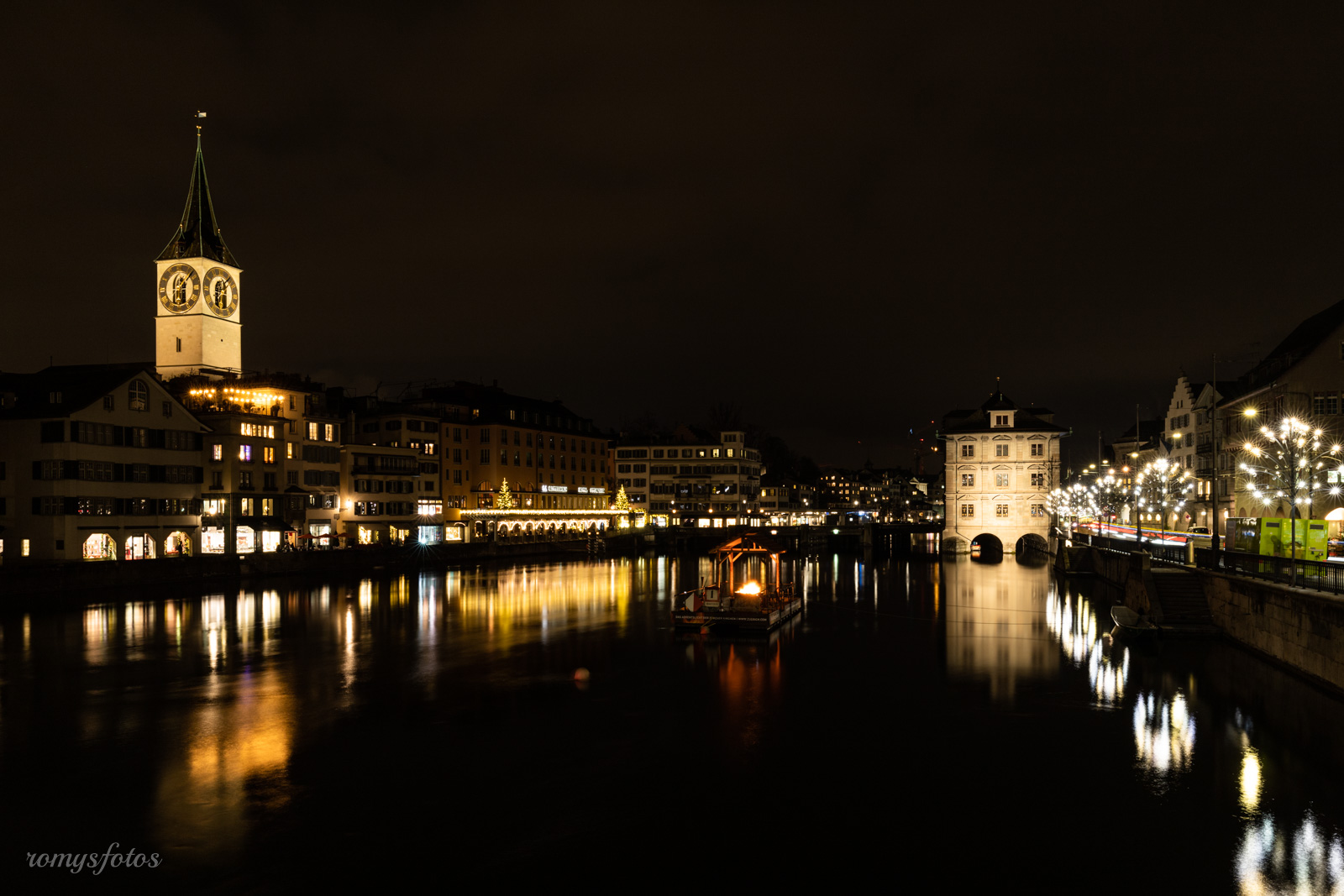 Weihnachtsbeleuchtung in Zürich Zürisee