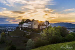 Sonnenuntergang beim Schloss Lenzburg