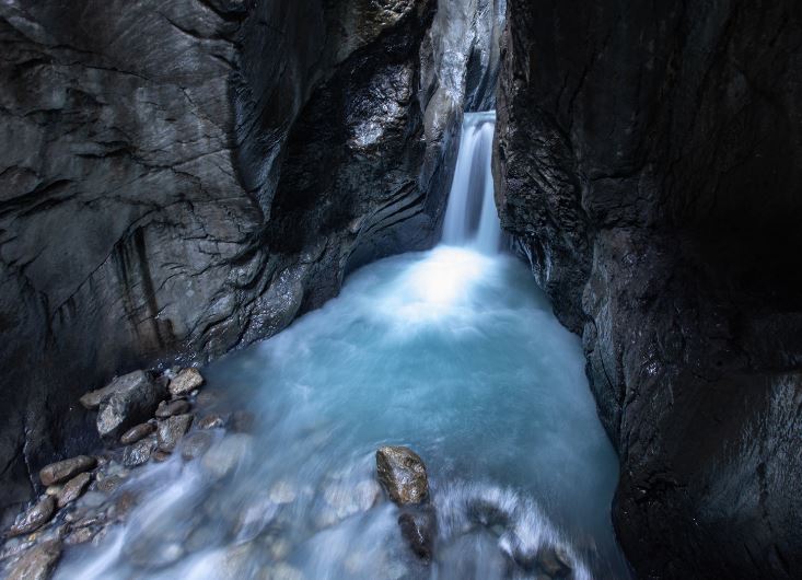 Read more about the article Rosenlaui Gletscherschlucht mit Wassermühlen